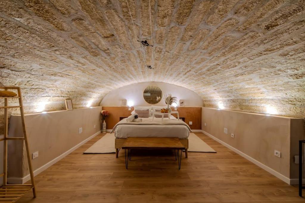 La Suite Eximia Avec Patio - Parking Souterrain Inclus - Centre Historique Монпелье Экстерьер фото